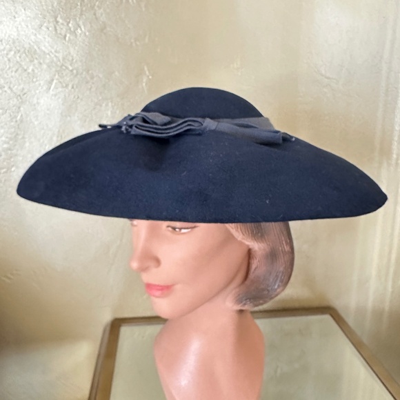 ELEGANT 1950\'s NAVY WIDE BRIM HAT WITH GROSGRAIN BOWS main image 4
